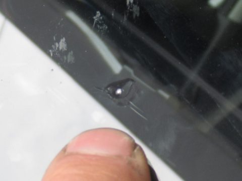 フロントガラス修理、永久保証・100%車検合格保証、修理後の安心をご提供します！