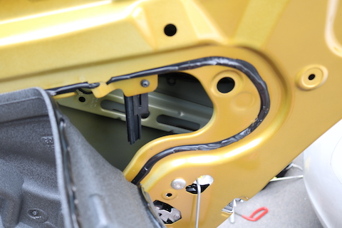 兵庫県で鈑金・塗装している2店のお店から、交野市のデントスマイルなら綺麗にヘコミを直すとご紹介頂きました！！