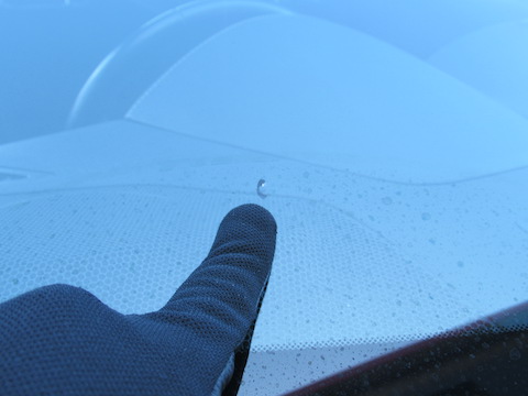 フロントガラスの傷・ヒビ割れのウインドリペア修理、車検合格100％保証します！