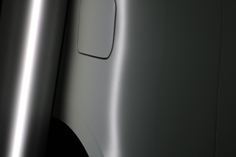 14万円のヘコミ修理が、たったの2万円で直るデントリペア技術！