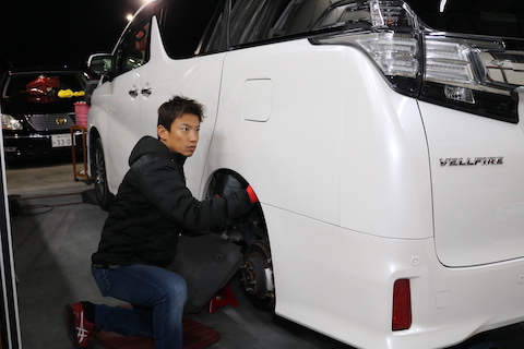 14万円のヘコミ修理が、たったの2万円で直るデントリペア技術！