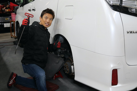 14万円のヘコミ修理が、たったの2万円で直るデントリペア技術！