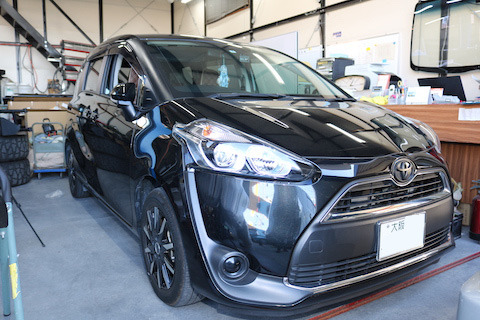 デントリペアはエクボのヘコミだけではありません。複雑な引きずったヘコミも直します！