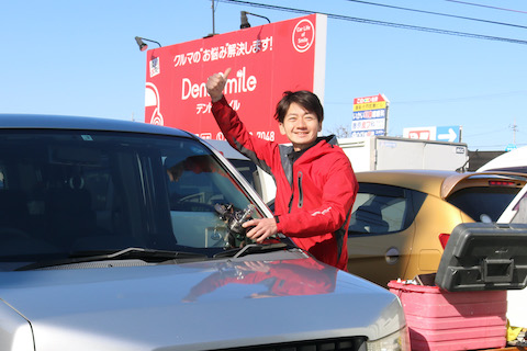 フロントガラスがひび割れ・傷・割れる原因とは？そのあとの修理方法は？？