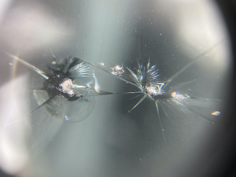 『たった今、フロントガラスが割れました！』というお問い合わせでも当日修理します！