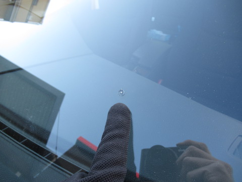 フロントガラスのヒビ割れが消えて無くなるウインドリペア ！