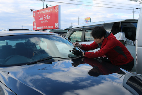 フロントガラスのヒビ割れが消えて無くなるウインドリペア ！