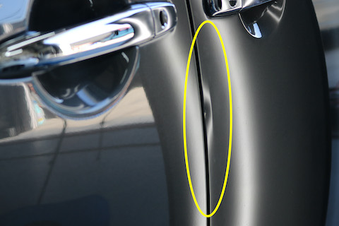 ドアエッジの折れ曲がりもデントリペアで即時修理！