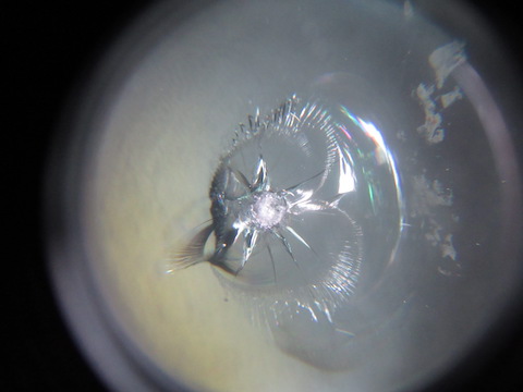 フロントガラス飛び石傷の修理は見た目も大事！