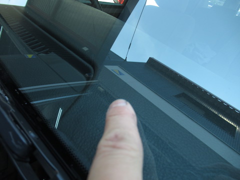 まっすぐで伸びそうな飛び石の傷を修理します！