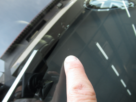 3密を避ける為の車通勤・運送車に起こる飛び石被害、当日修理でサポートします！