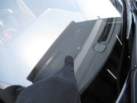 フロントガラスも純正で大事にしたい！それならウインドリペアで解決！