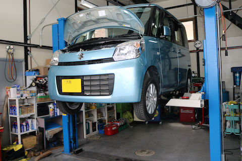 車の走る・曲がる・止まるを改善する為にショックアブソーバー交換！