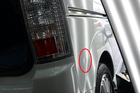 車に複数のヘコミ、デントリペア修理なら2箇所目は半額でお得！