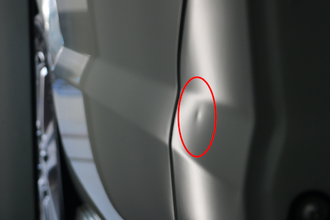 車に複数のヘコミ、デントリペア修理なら2箇所目は半額でお得！