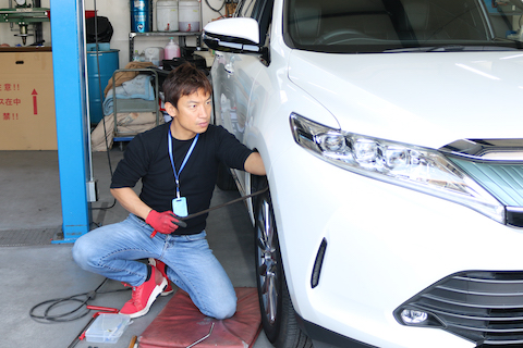 プレスラインが大きく潰れたヘコミでも、元の形に復元出来るデントリペア！