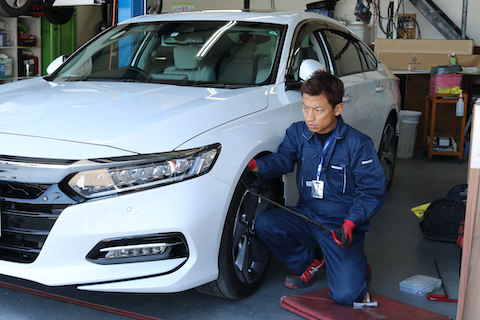 アコードのフロントフェンダーのヘコミを鈑金・塗装しないで修理！