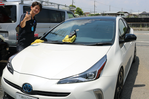プリウスのフロントガラスは高額！小さなヒビ割れも早期補修をオススメします。