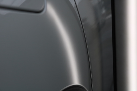 新車のヘコミ修理でデントリペア、ついでにオイル交換も可能です！