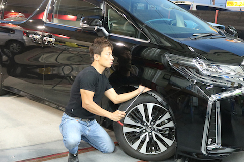 イヤな思いする愛車のヘコミは、デントリペアで即時に解決します！