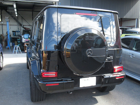 フロントガラスのヒビ割れは緊急事態！早急に修理します！