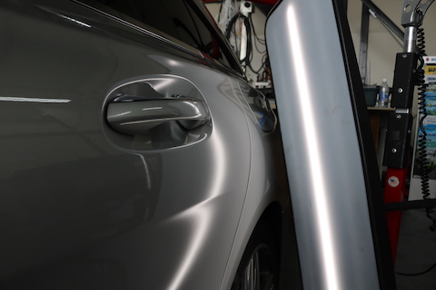 お車のヘコミとお客様のココロのヘコミを直します！