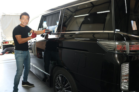 愛車のオリジナル塗装を守るヘコミ修理、2箇所目から半額とメリットしかありません！