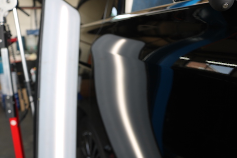 愛車のオリジナル塗装を守るヘコミ修理、2箇所目から半額とメリットしかありません！