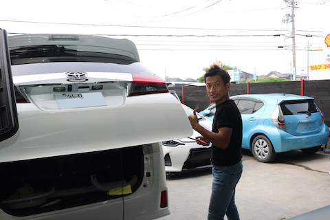芯の深いヘコミもデントリペアで押し出して、愛車が綺麗に直ります！