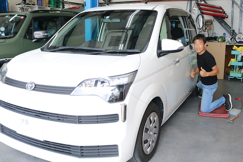 愛車のヘコミ修理は15分〜・8千円〜で塗装しないデントリペアが最強！