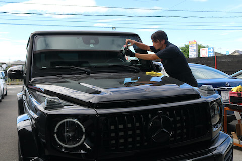 フロントガラスのヒビ割れは緊急事態！早急に修理します！