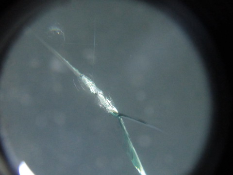 フロントガラスヒビ割れ、傷が伸びる前なら修理できます！