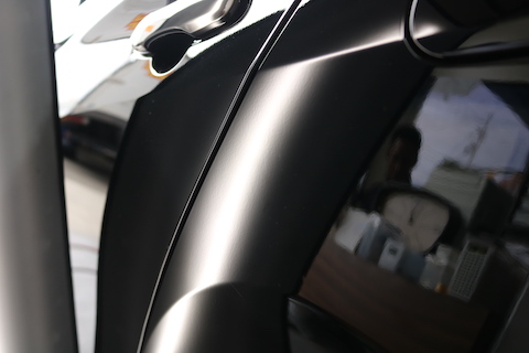 ドアパンチ被害はデントリペアが一番オススメ！