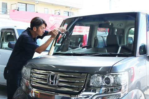 フロントガラスのヒビ割れ、これは修理できないかな？を直します！