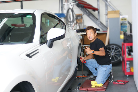 ドアパンチによる愛車のヘコミはデントリペアで跡形もなく消します！