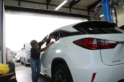 査定に影響ないヘコミ修理、デントリペア！