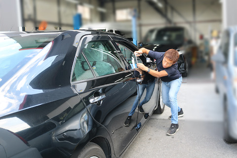 営業車・送迎車・社用車のヘコミ修理も短時間で直るデントリペア！