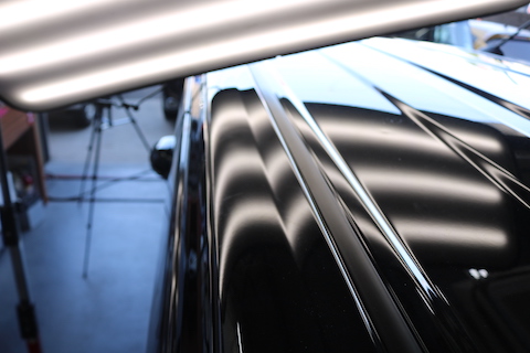 車のヘコミが押せない場所なら、表から引っ張り出すデントリペア！