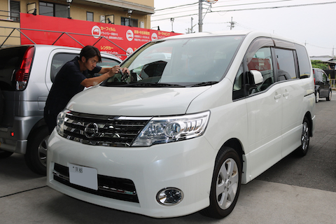 台風被害で車のフロントガラスにヒビ割れ！修理が可能です。