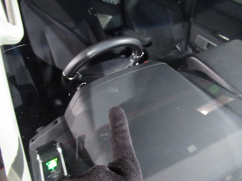 フロントガラスの傷が大きすぎてもウインドリペアで修理！