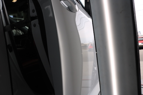 ドアエッジ、端っこの折れ曲がりを塗装しないデントリペアで修理！