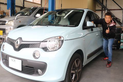 プレスラインやデカールステッカー部分のヘコミもデントリペアで修理可能！