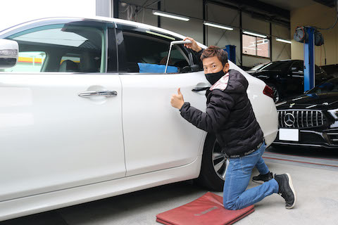 車のヘコミは15分、8,000円で直せるお手軽な修理方法！