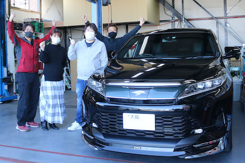 ヘコミが目立つブラックの塗装でも、修理跡が残らない修理技術！