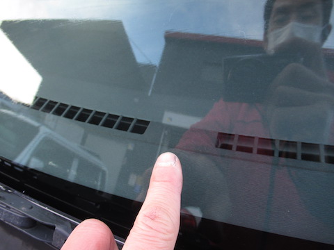 フロントガラスのひび割れ、複数直しても大丈夫です！