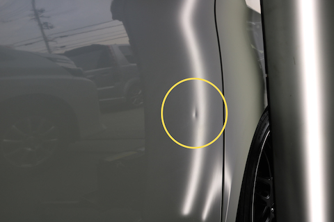 駐車場のドアパンチ対策にデントリペアがおすすめ！