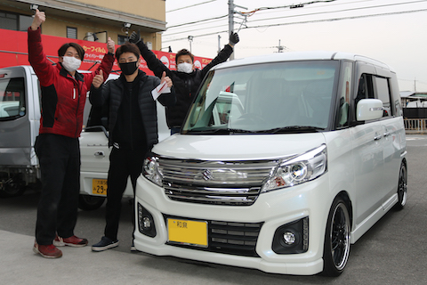 駐車場のドアパンチ対策にデントリペアがおすすめ！