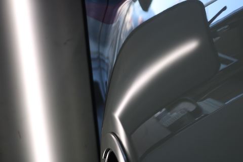 塗装しないでヘコミを直したいという思いにお答えするデントリペア！