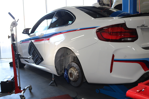 塗装しないでヘコミを直したいという思いにお答えするデントリペア！