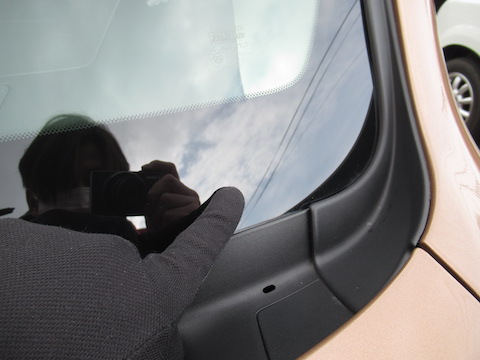 車のひび割れしたガラスを安価に早く直します！